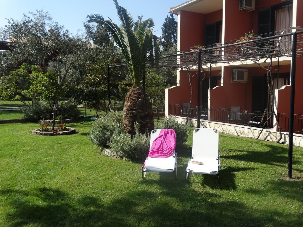 Dassia Beach Pension Exterior foto